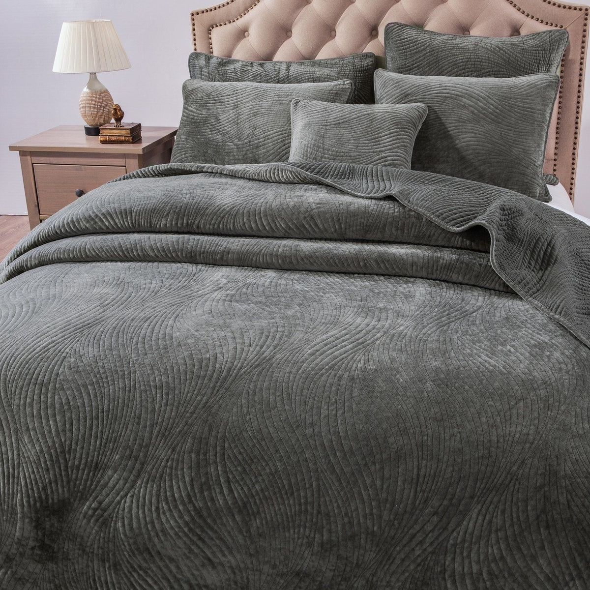 Tache Plush Dreams Dark Taupe Chocolate Waves Velvet Quilt Set (JHW-852BR)